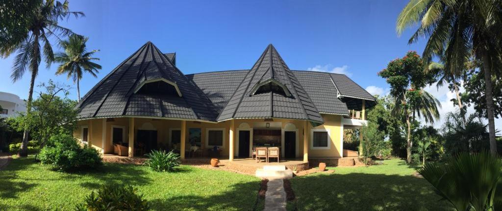 Diani Beach-Villa Kirsch Galu Exterior photo